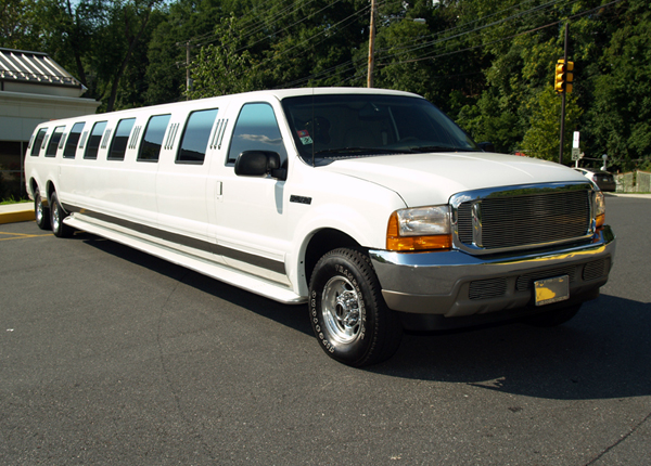24 Pax Ford Excursion Limo